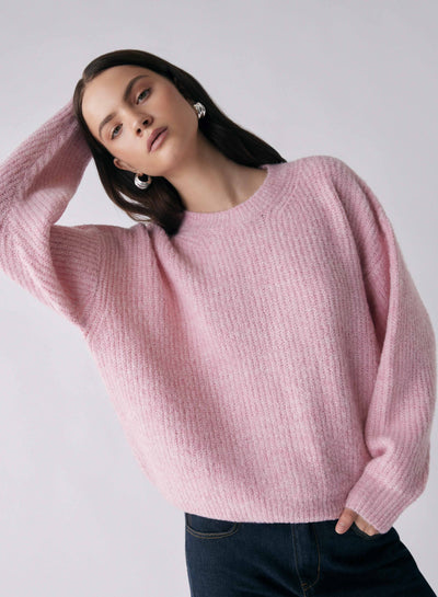 Everest Sweater in pink from Esmaee