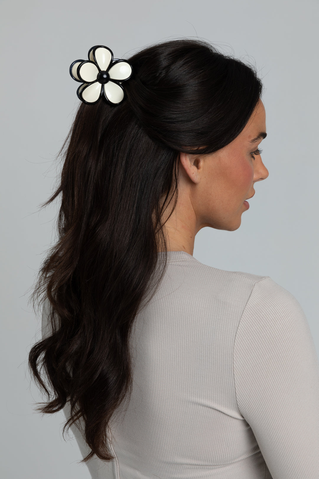Flora Hair Claw in Black and White Flora Hair Claw in Black and White