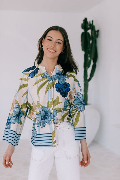 Bahama Sky Shirt Joop & Gypsy – model wearing ¾ sleeve tropical shirt from Binny Bowe Boutique
