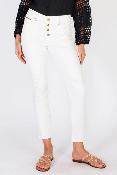 Rubyyaya White Norma Jeans on Model in a front leg view. 
