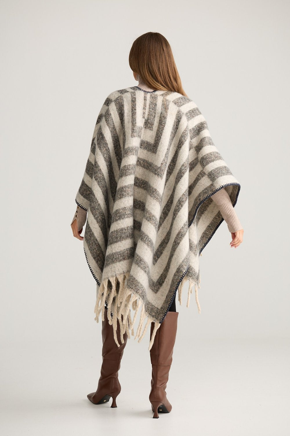Holiday Woodfire Poncho Grey – Binny Bowe Boutique