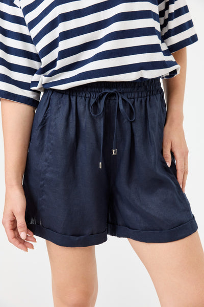 Studio Linen Shorts Navy close-up of waistband and pockets – Eb&Ive